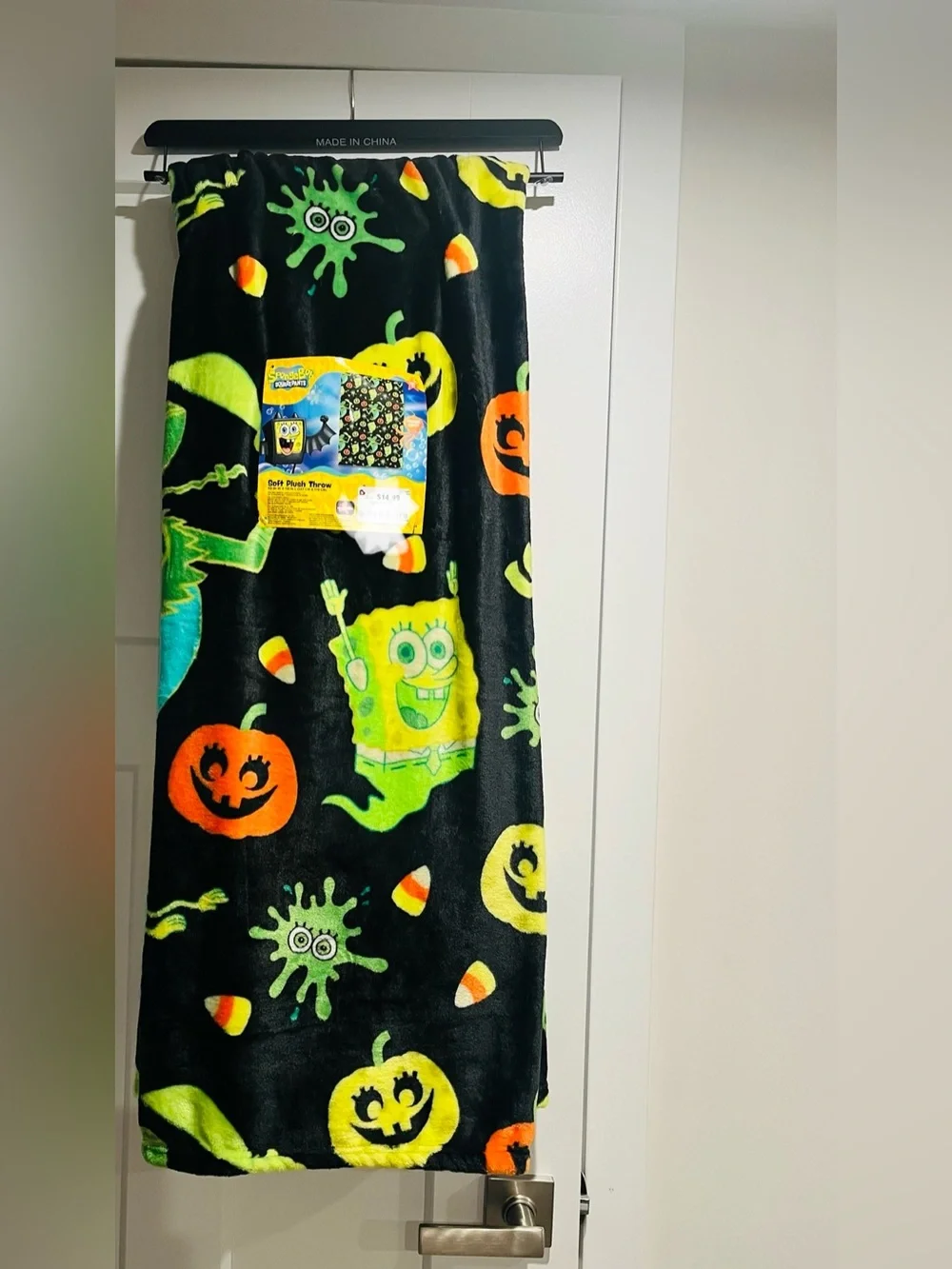 NEW viral, 2026  spongebob halloween plush blanket throw Brand new Oversized